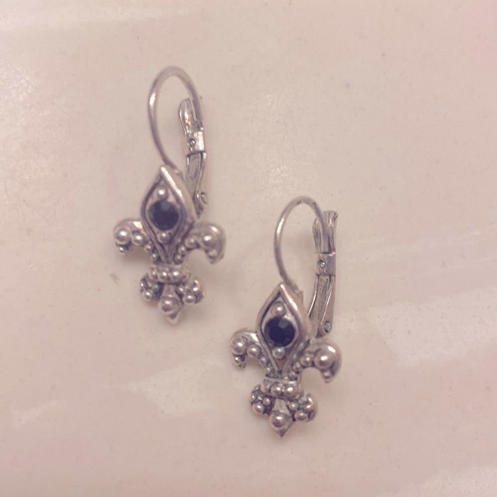 Fleur-de-lis Silver Leverback/Clasp Back Hook Earrings.